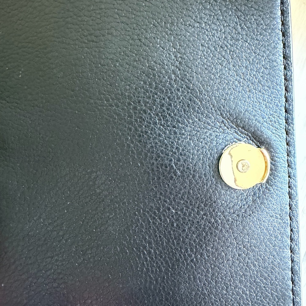 Tory Burch Black Pebbled Leather Embossed Logo Crossbody - Picture 12 of 12